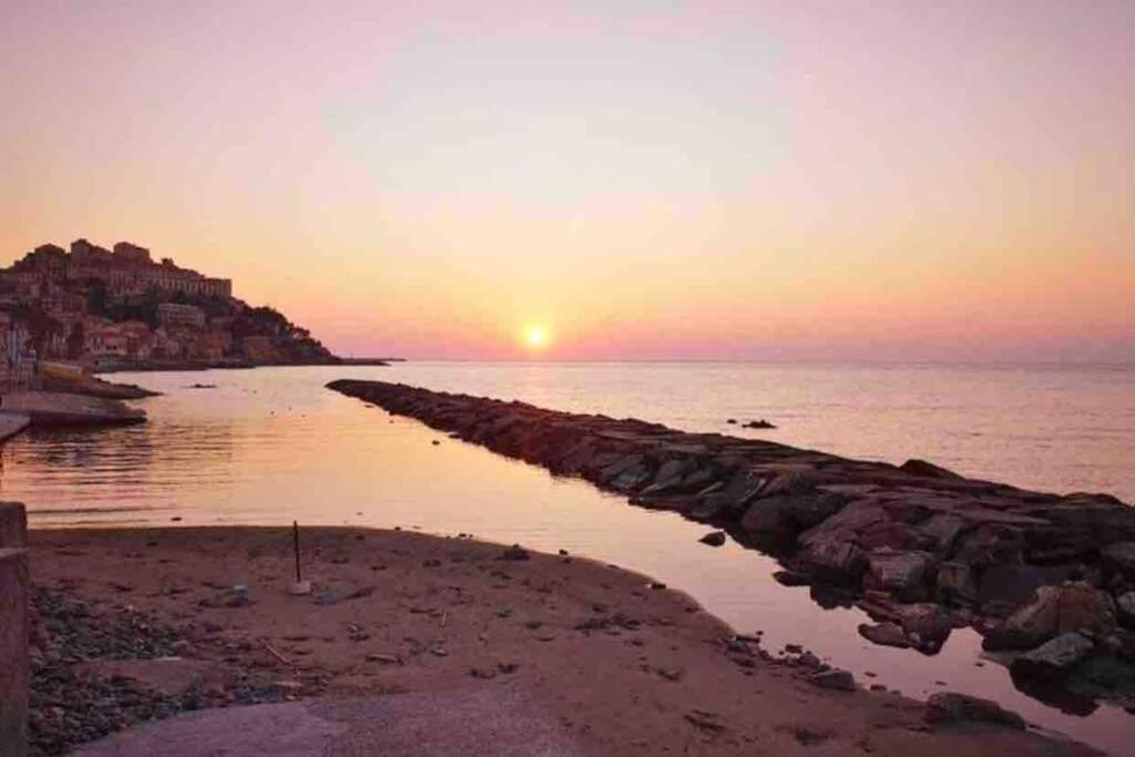 Appartamento Sul Mare Alla Foce Imperia Kültér fotó