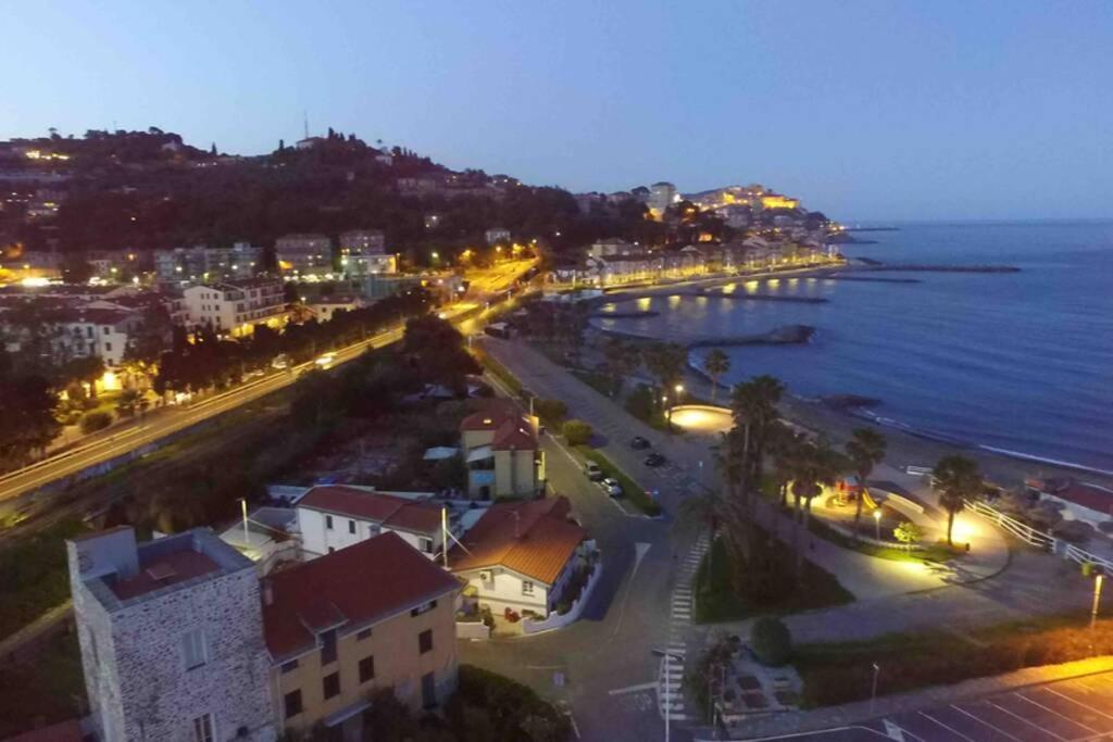 Appartamento Sul Mare Alla Foce Imperia Kültér fotó